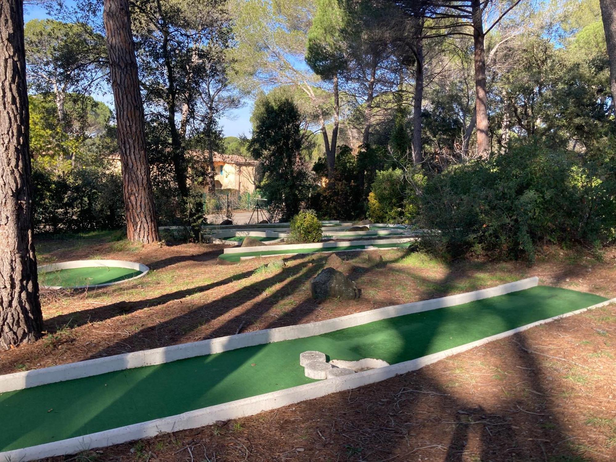 Charmant 2 Pieces Au Coeur Des Golfs De Saint Raphael Εξωτερικό φωτογραφία